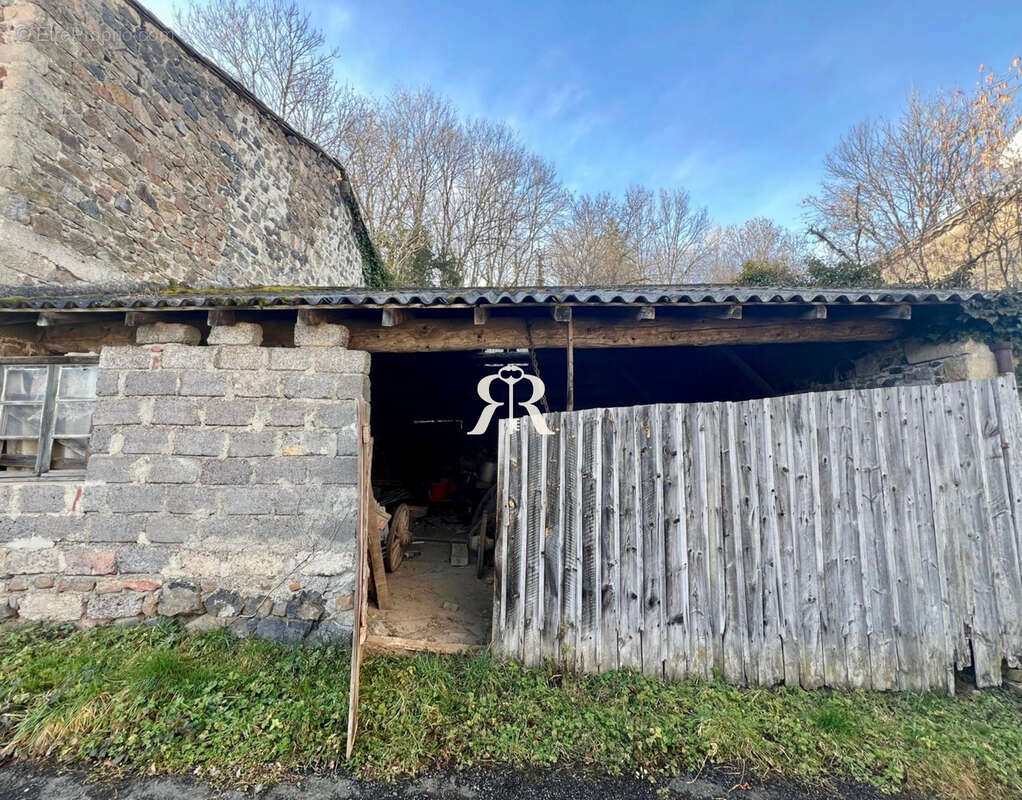 Maison à BROUSSE