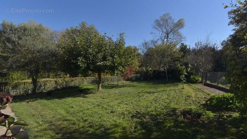 Maison à SAINT-JUERY