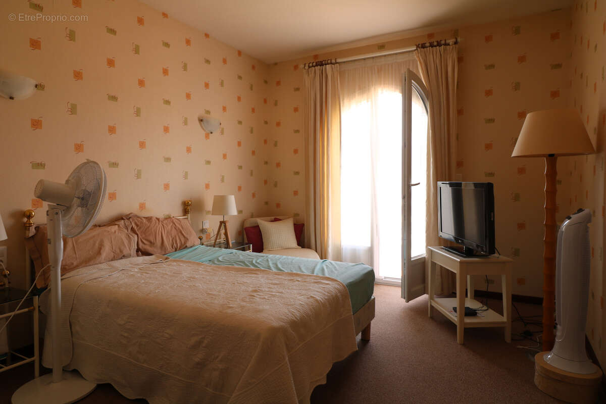 Maison à SAINT-CHINIAN