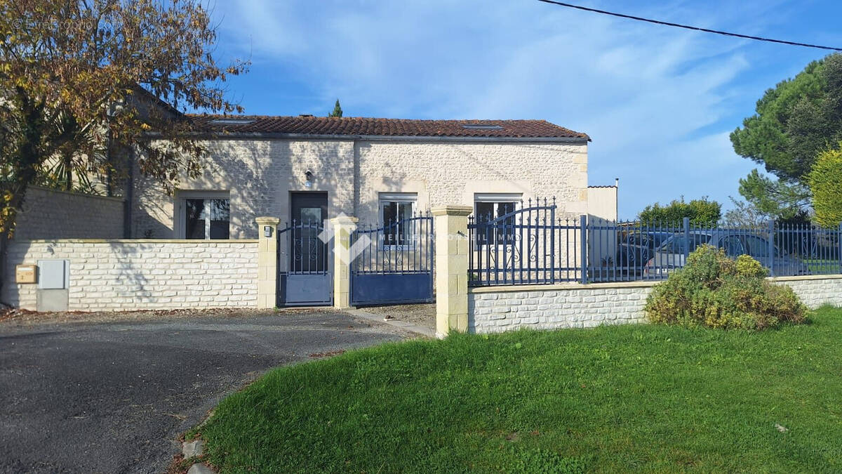 Maison à ARCES