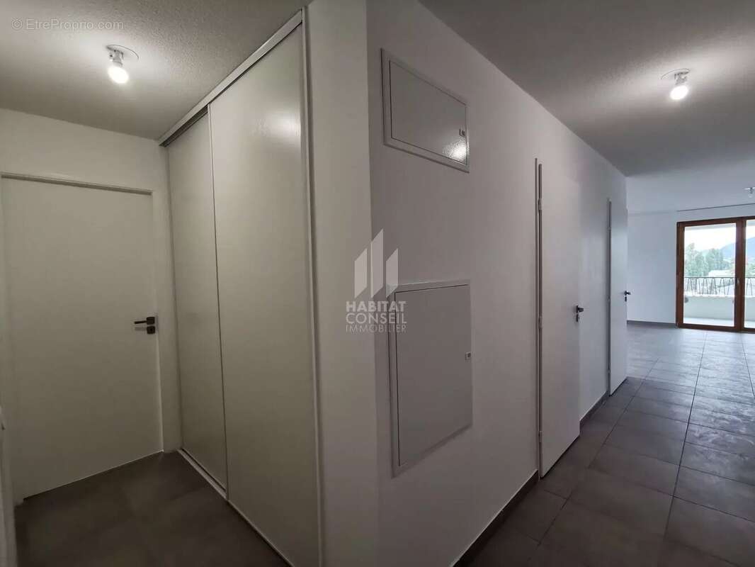 Appartement à LE PONT-DE-CLAIX