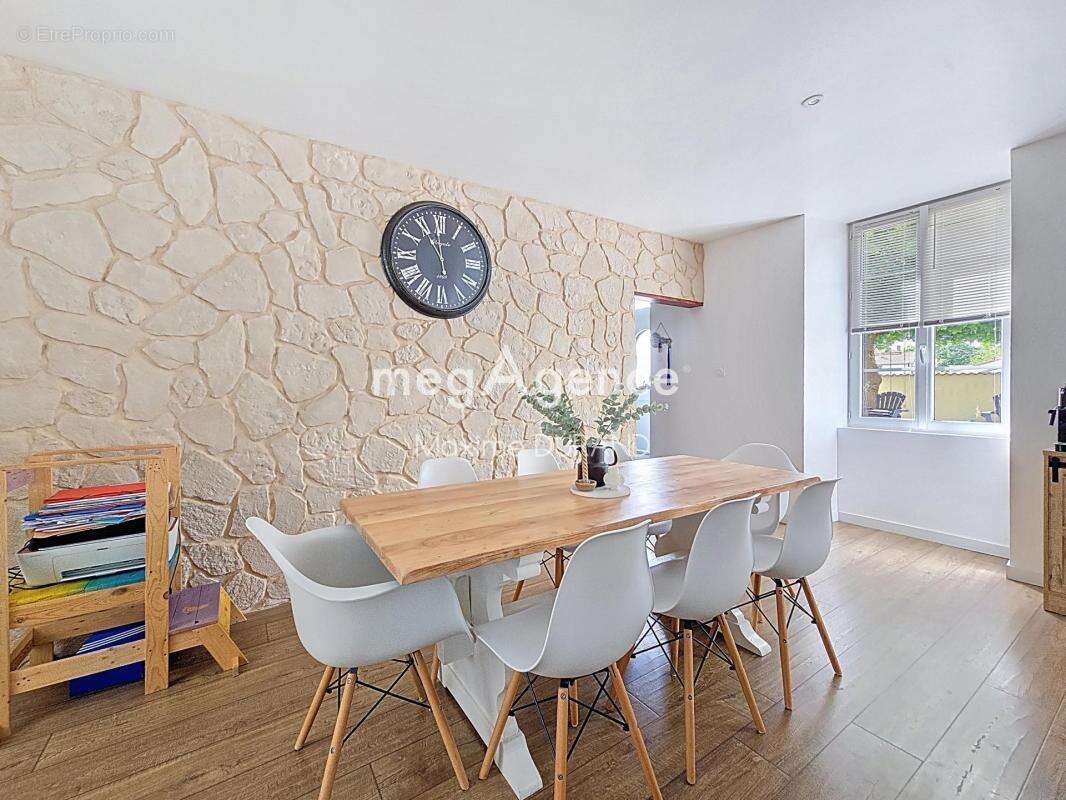 Maison à SAINT-AMAND-SUR-SEVRE