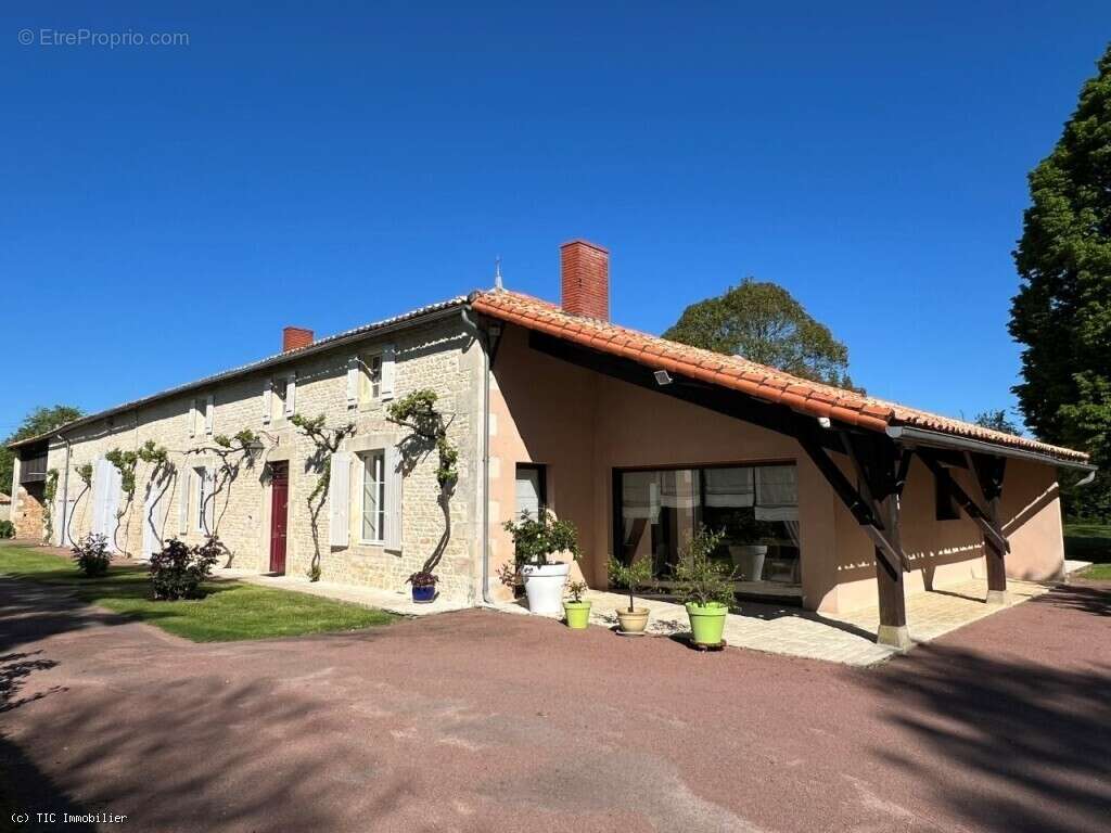 Maison à SAUZE-VAUSSAIS