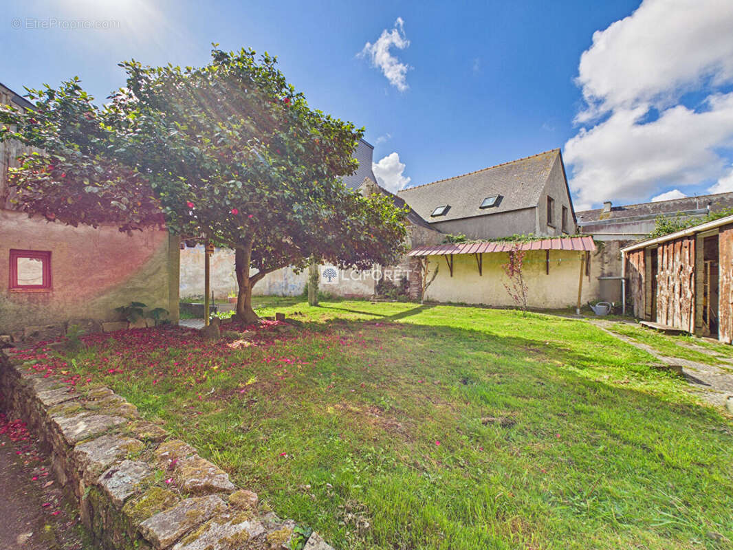 Maison à GUILER-SUR-GOYEN