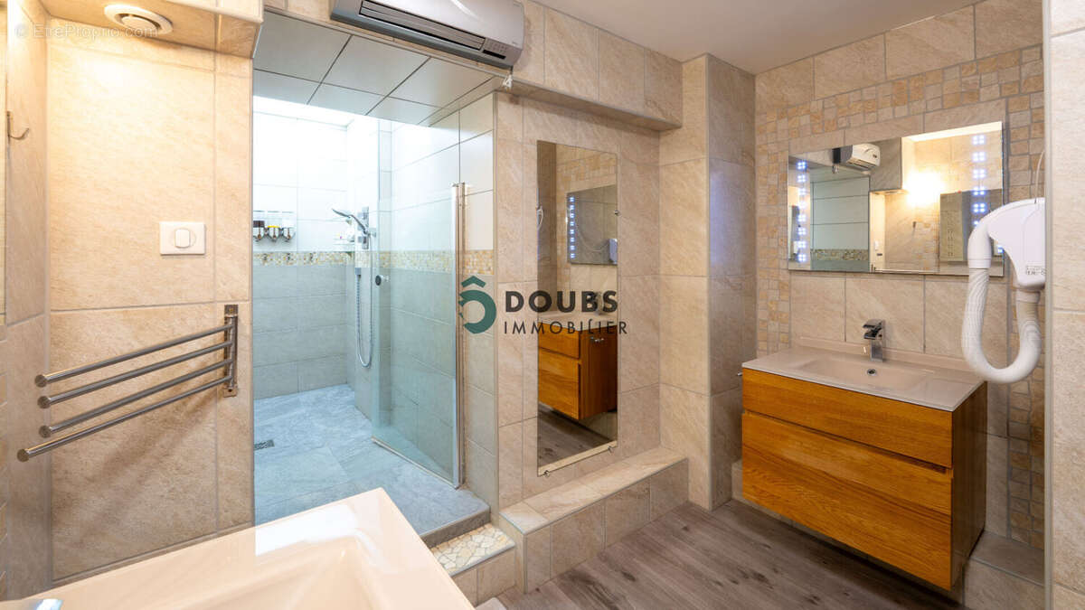 Maison à SAINT-JULIEN-LES-RUSSEY