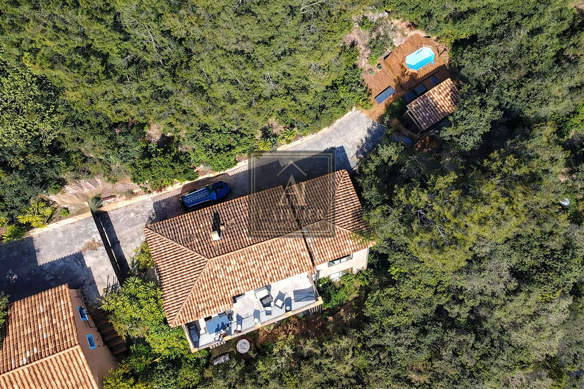 Maison à SOLLIES-VILLE