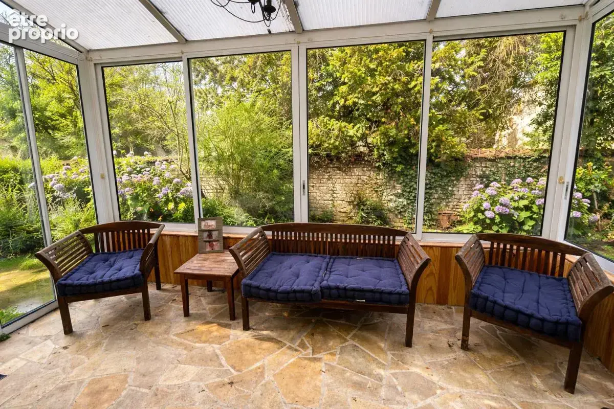 Propriété avec maison principale et gîte potentiel sur grand - photo 7