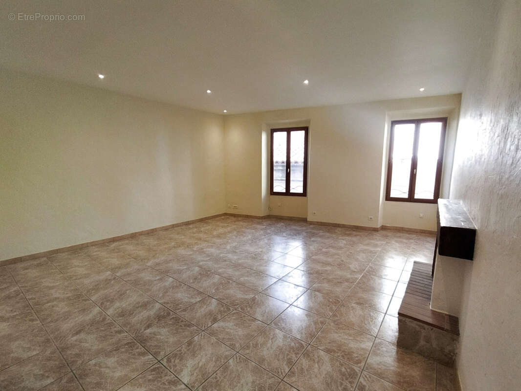 Appartement à BREIL-SUR-ROYA