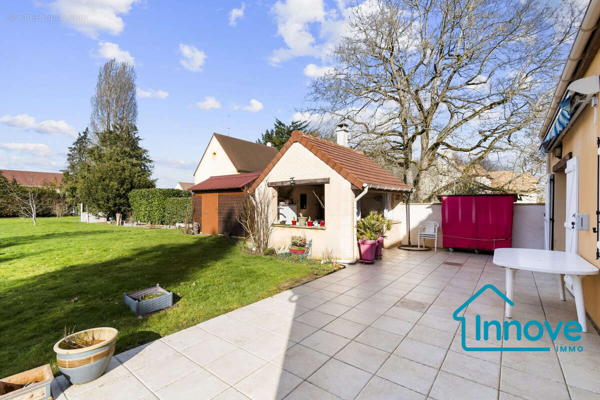 Maison à LES ESSARTS-LE-ROI