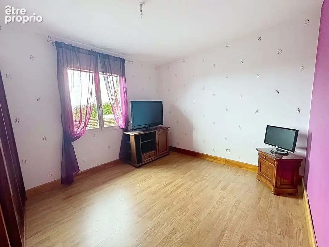 Maison La Cote Saint Andre 6 pièce(s) de 246 m² - photo 9