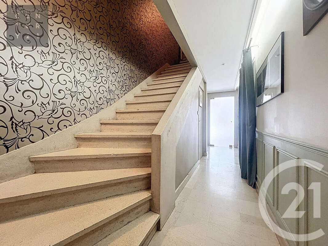 Maison 217 m² à Troyes  - photo 3