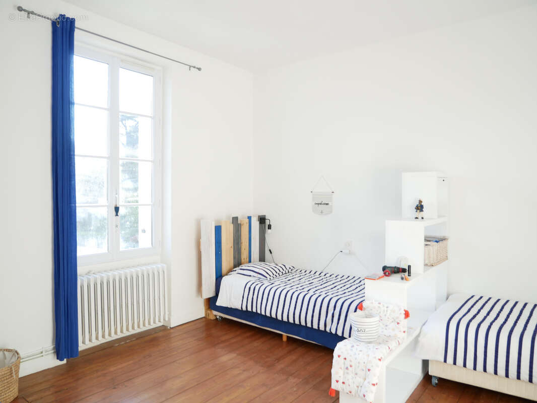 Maison de charme en pierre avec jardin et garages   Miramont-de-Guyenne - photo 11