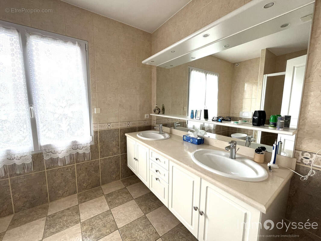 Maison à CHAMPS-SUR-MARNE