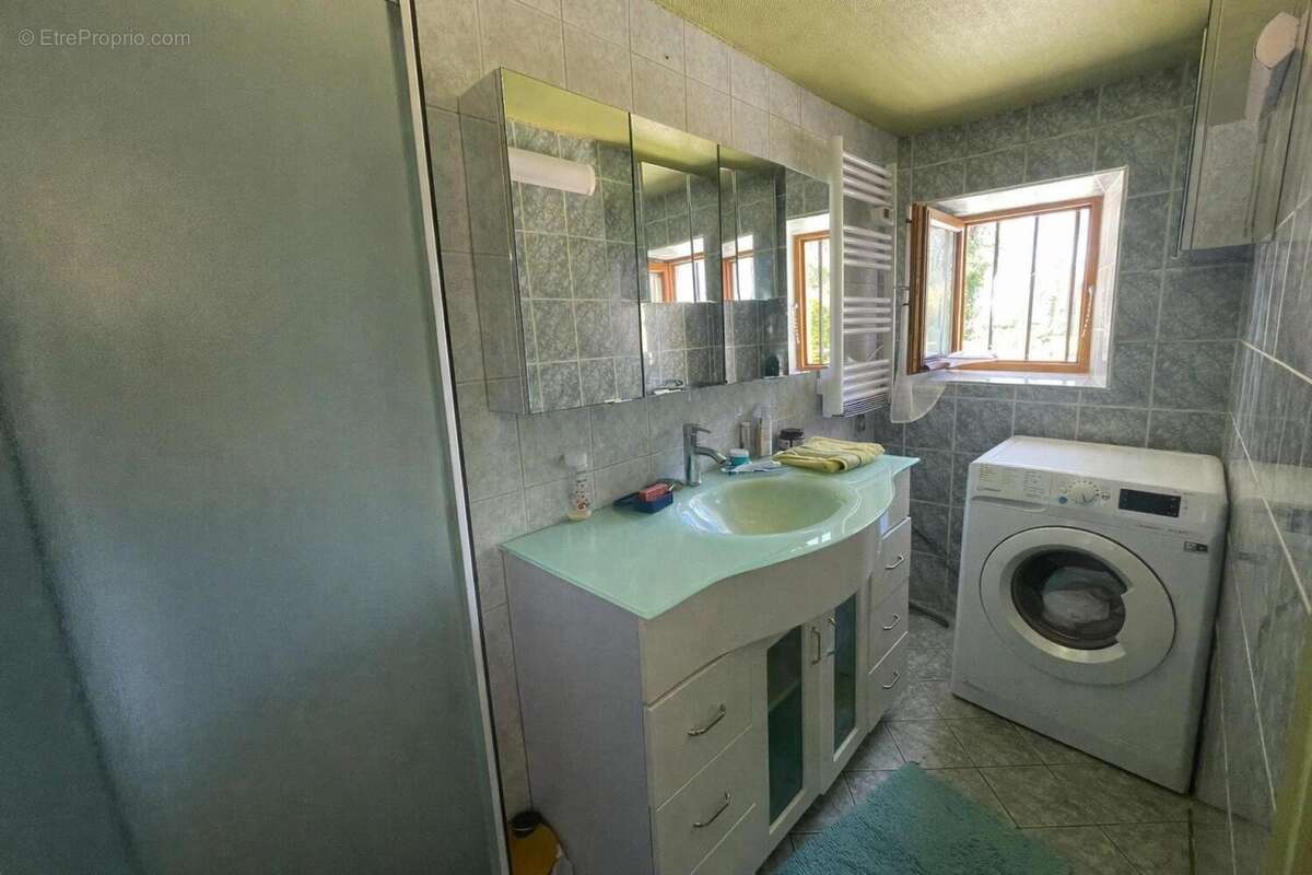 Maison 130 m² à Merinchal  - photo 7