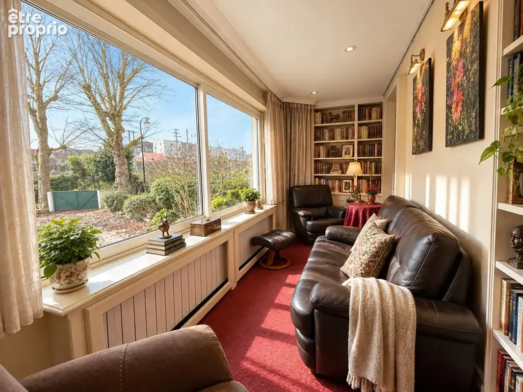 Ensemble immobilier de 380m2 : Maison Anglo Normande de 317m2 et Petite maison de gardien - photo 7