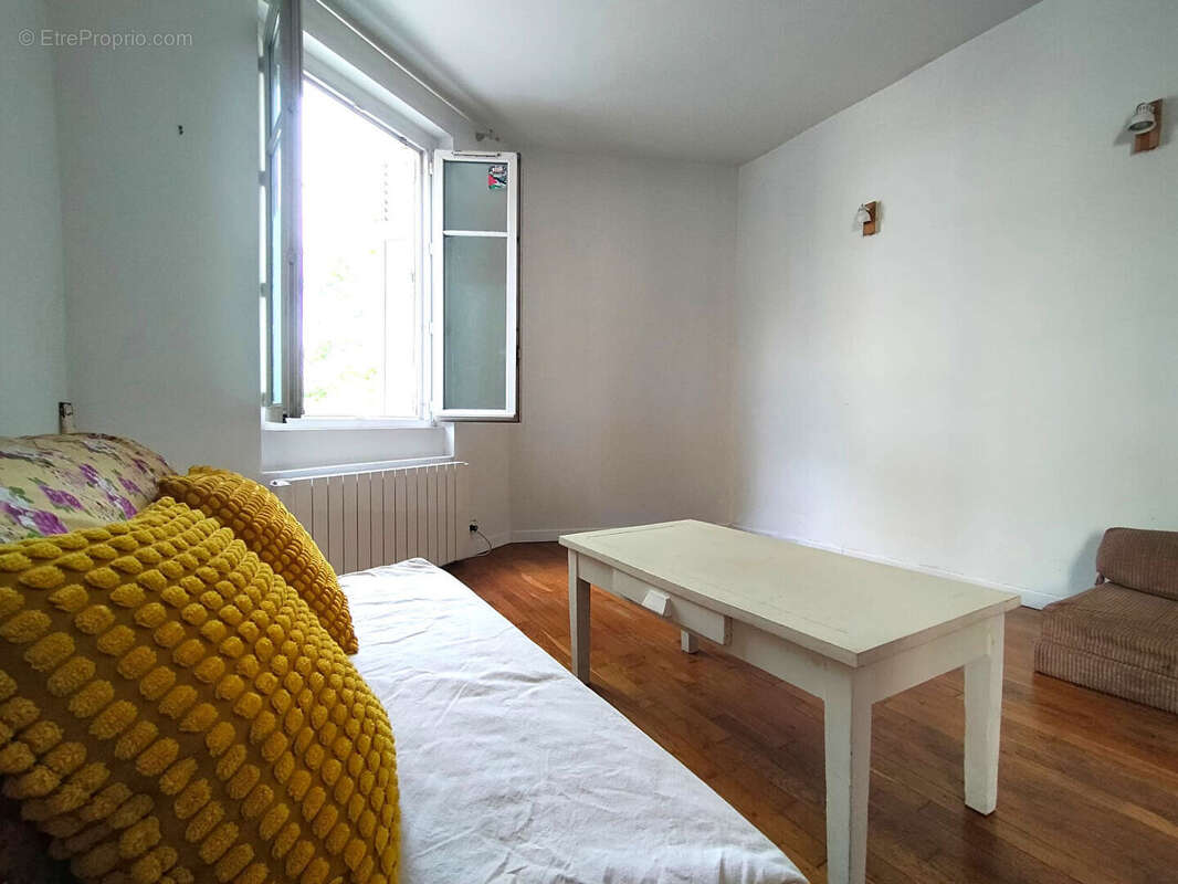 Appartement à PARIS-19E
