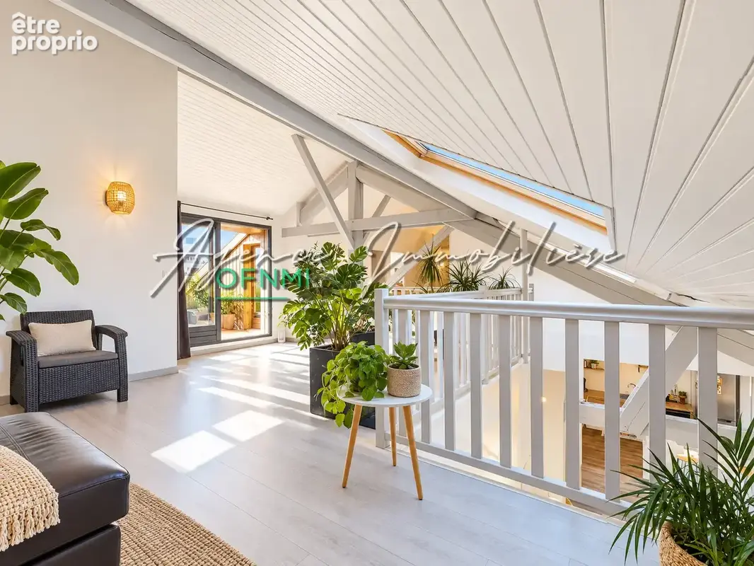 Loft Atypique en duplex avec Garage - photo 10