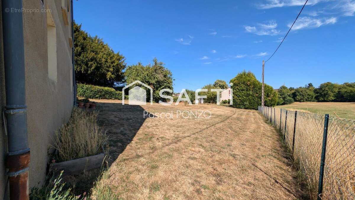 Maison 90 m² à Boussac-Bourg  - photo 6