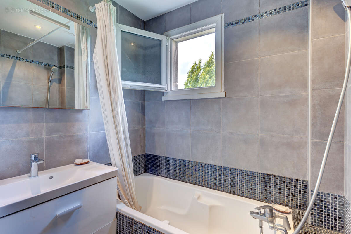 Appartement à VILLE-D&#039;AVRAY