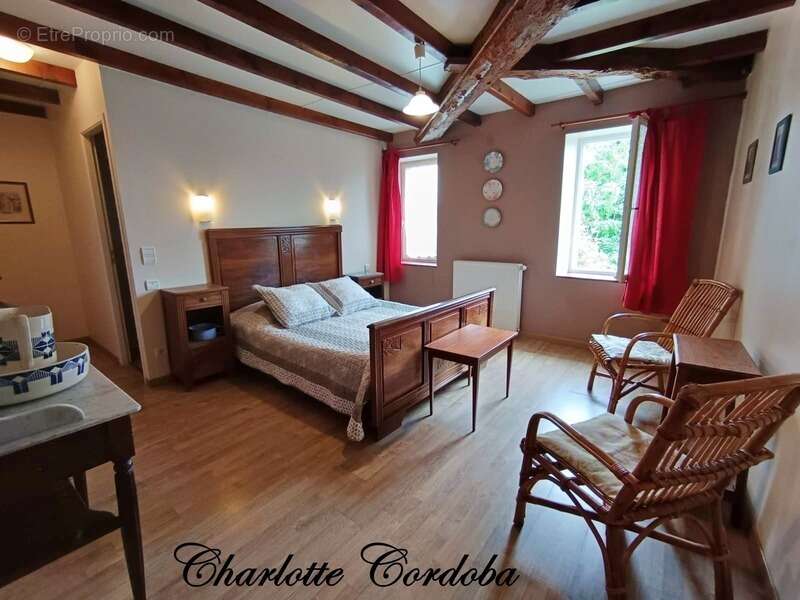 Maison à FEUGAROLLES