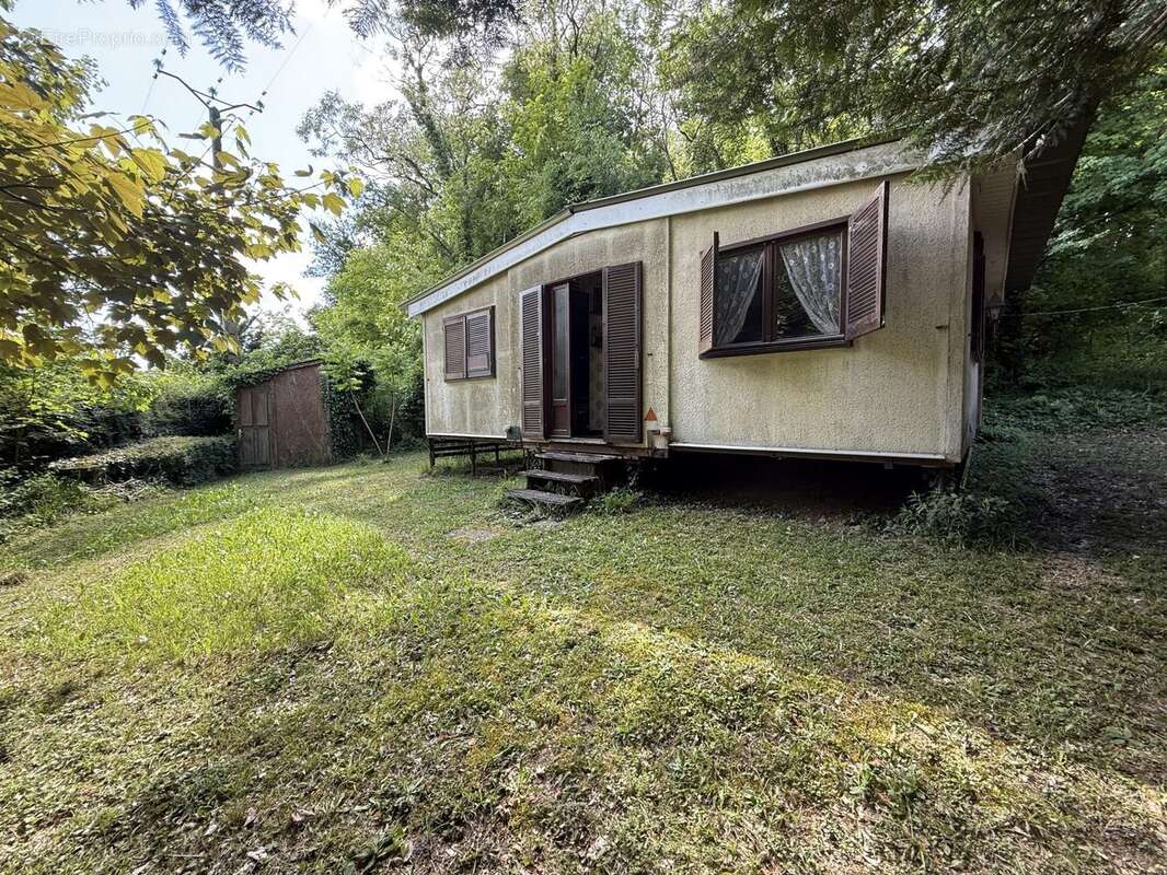 Terrain à VILLAINES-LES-ROCHERS