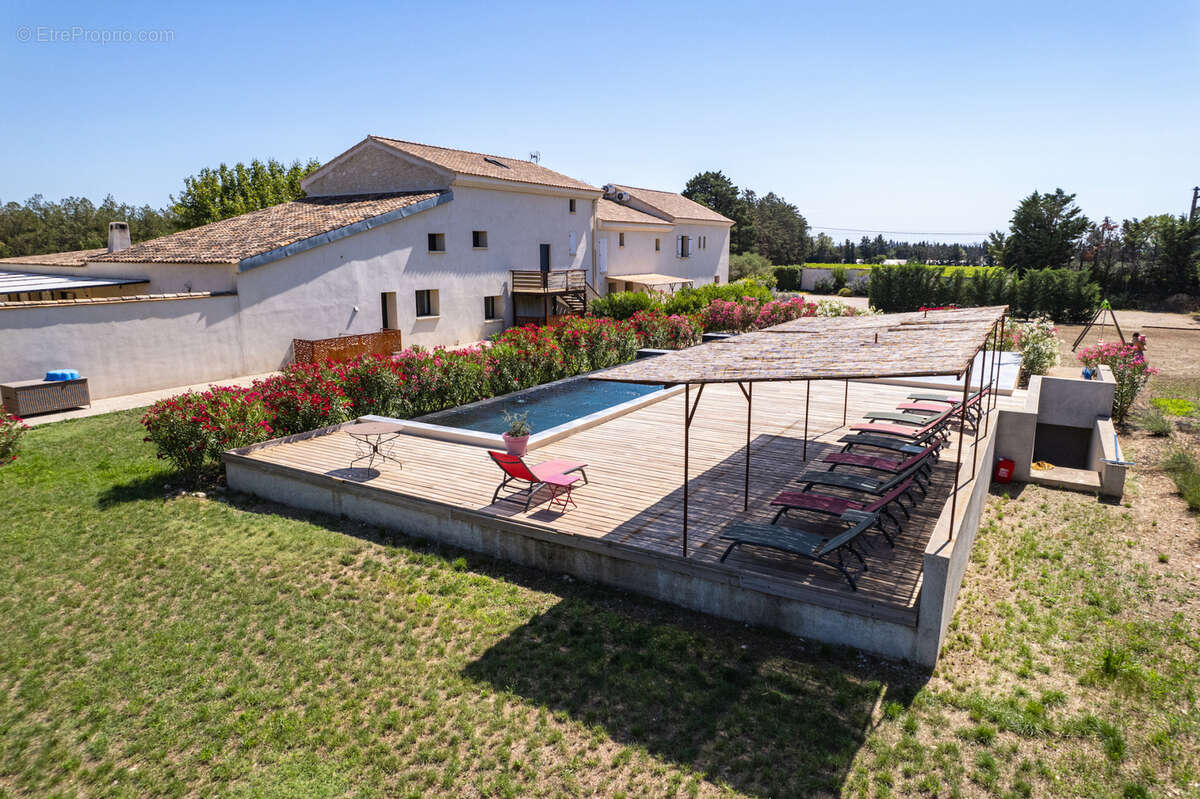 Une propriété avec gîtes, piscines et salle de réception - photo 2