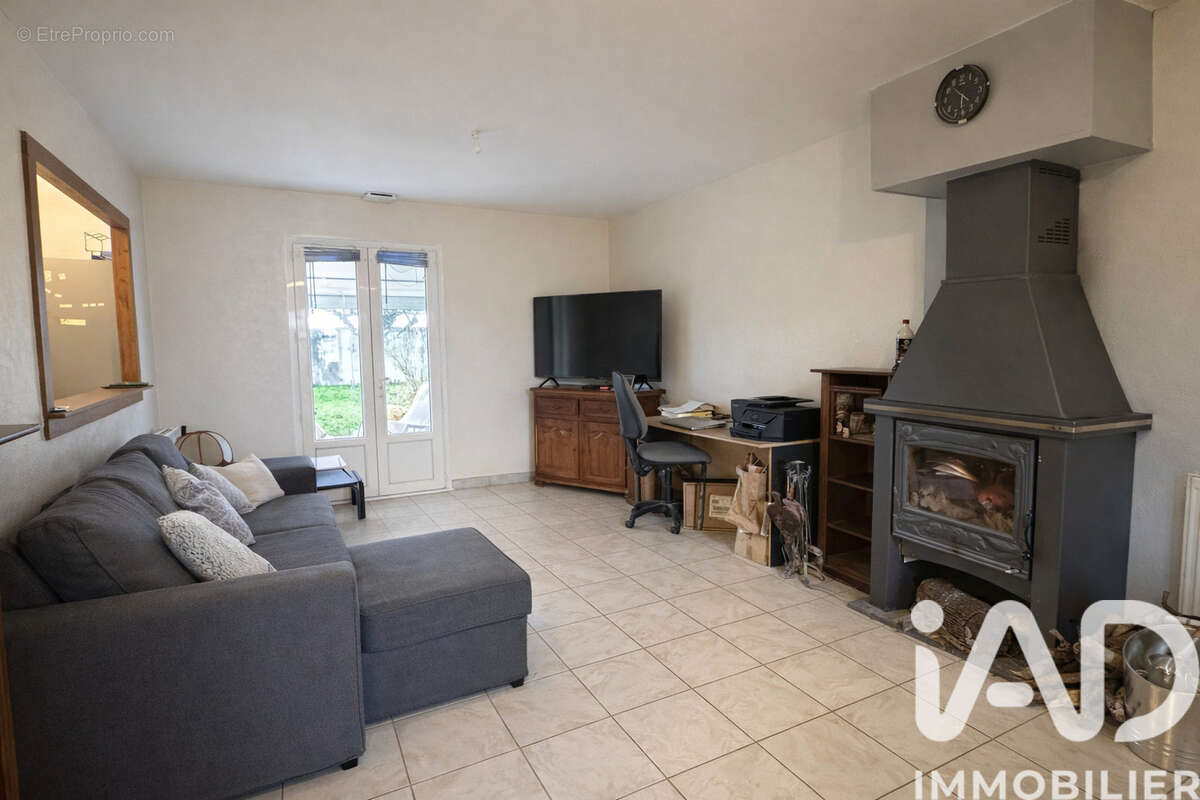 Photo 4 - Maison à VERINES