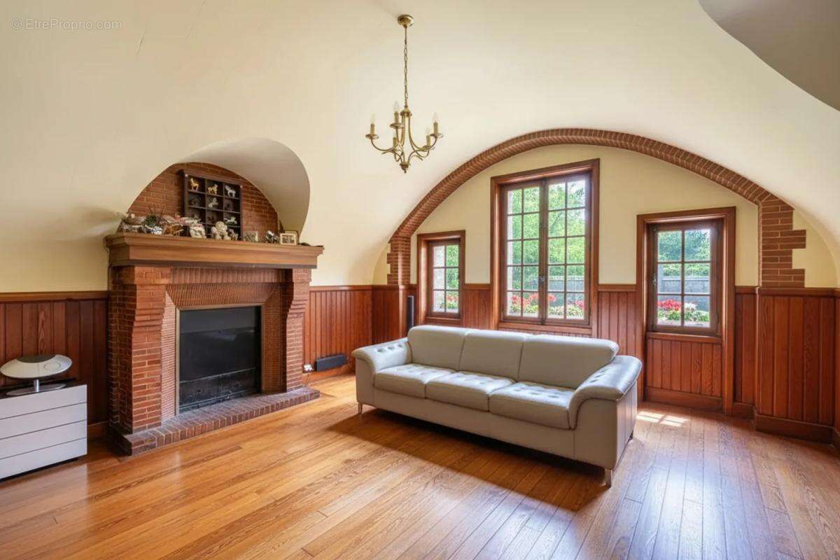 Maison de 8 pièces de 235 m² à Dammartin-en-Serve - photo 7