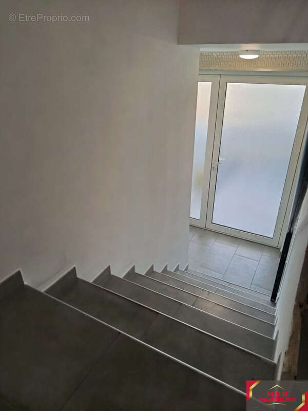 Perpignan secteur Hôpital, Immeuble mixte à fort rendement - photo 8