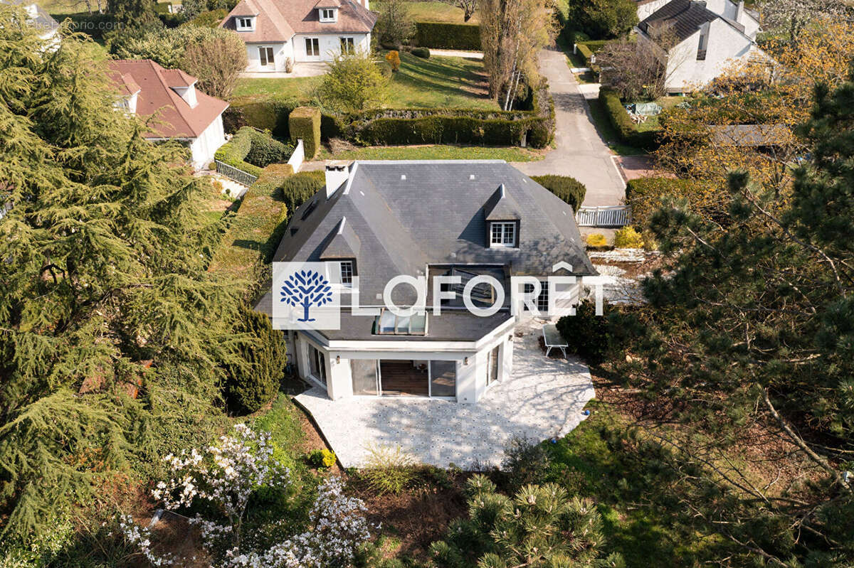 Maison à CRESPIERES