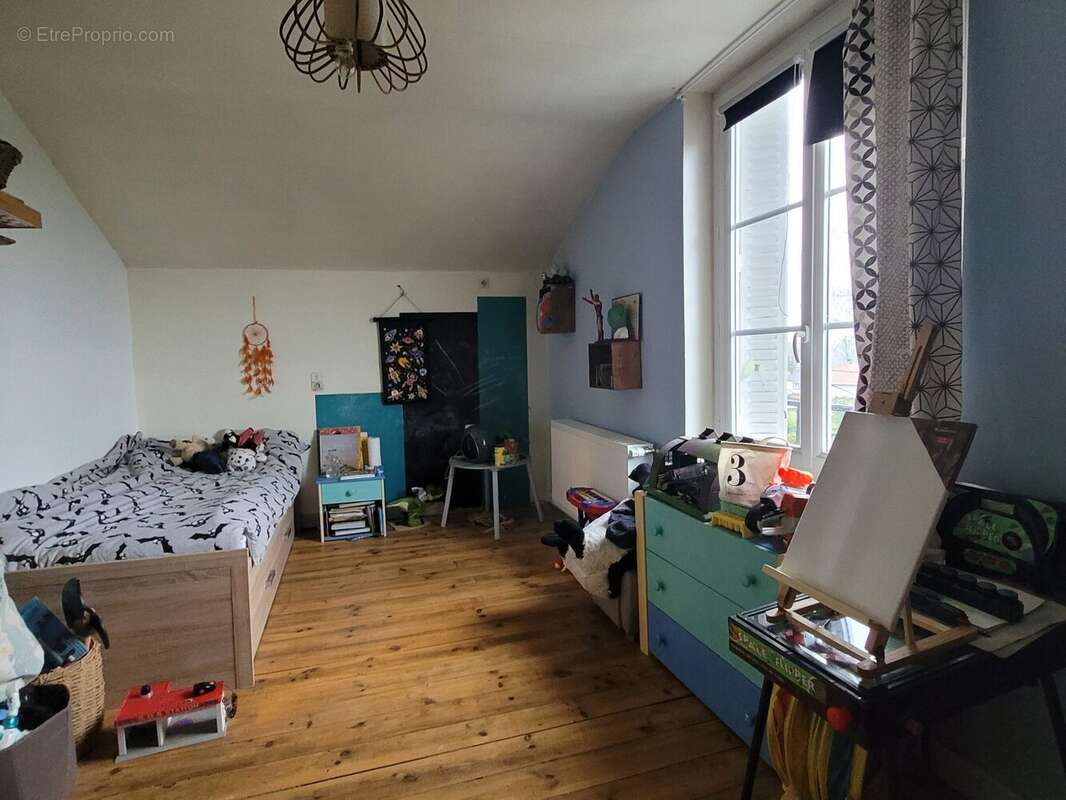 Maison à SAINT-LEONARD-DE-NOBLAT