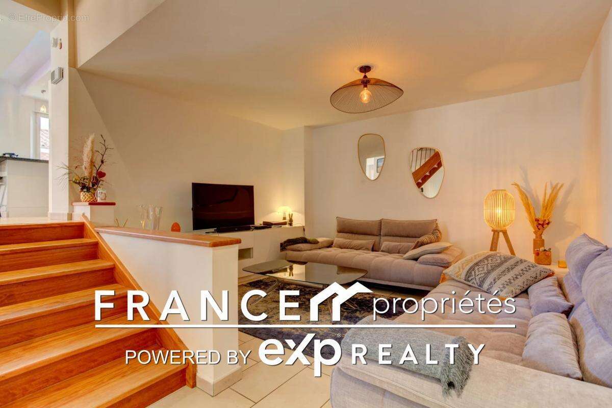 Appartement à CARBONNE