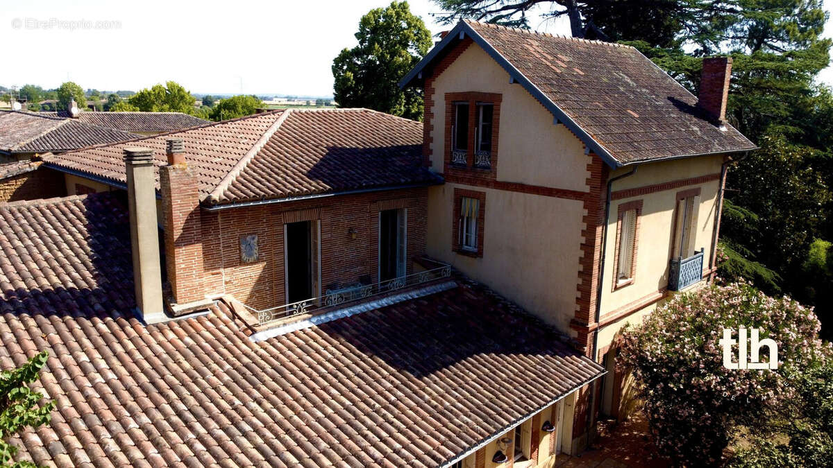 Maison 360 m² à Grenade  - photo 2