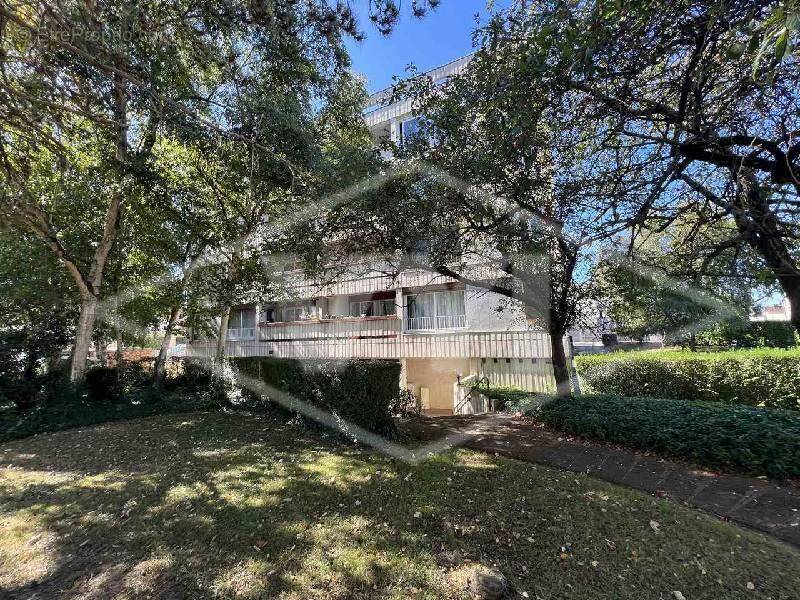 Appartement à COMBS-LA-VILLE