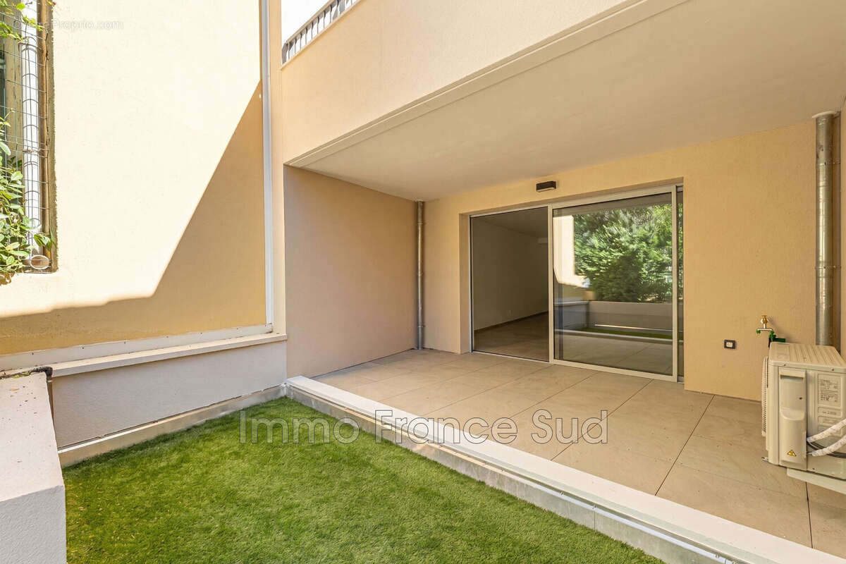 Appartement à LA GARDE-FREINET
