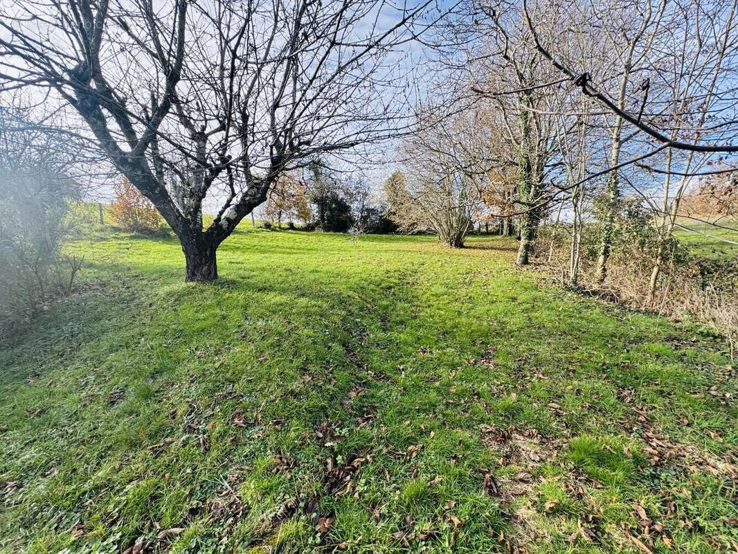 Maison à LA SALVETAT-PEYRALES