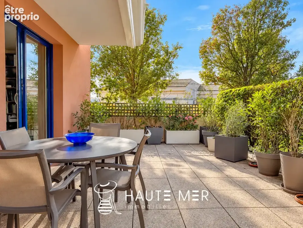 CAMÉLIA - Un appartement T3 avec double garage au cœur de la ville - photo 6
