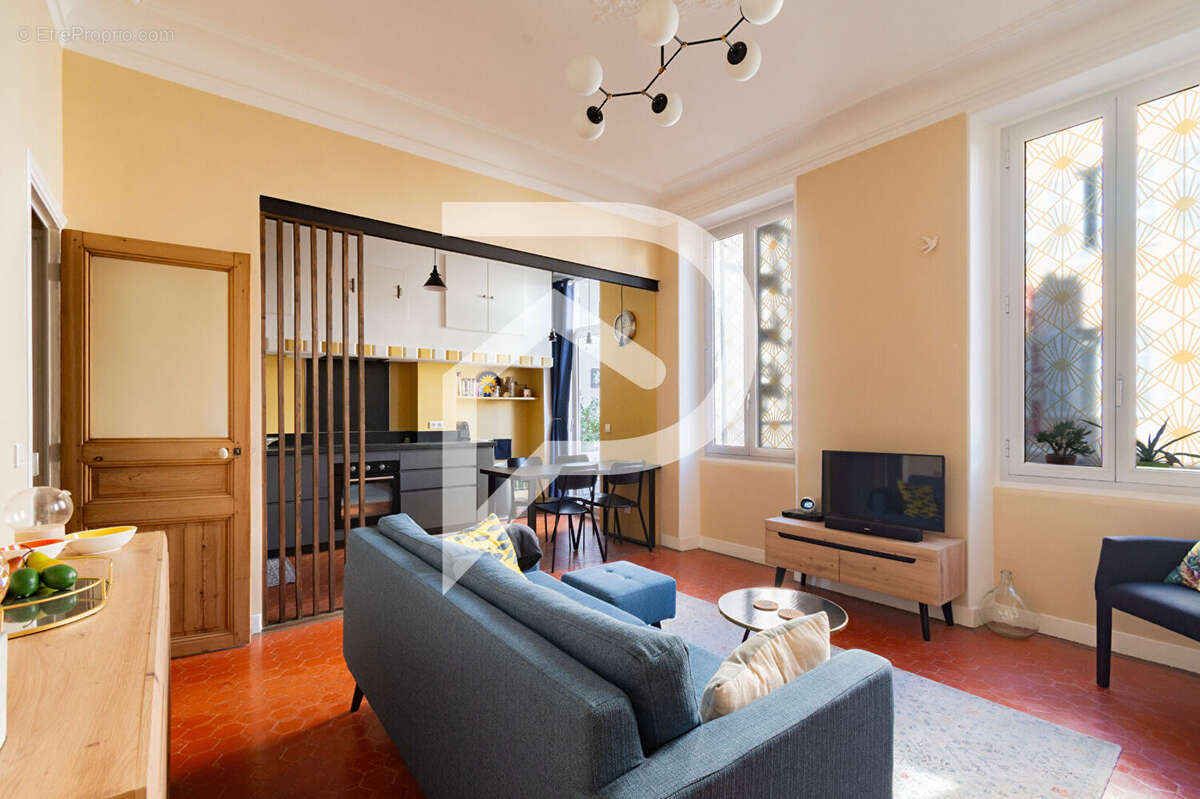 Appartement à MARSEILLE-5E