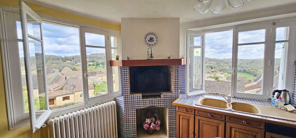 Rare à Domme  Maison de caractère avec 2 appartements, jardin, cave et grand garage - photo 20