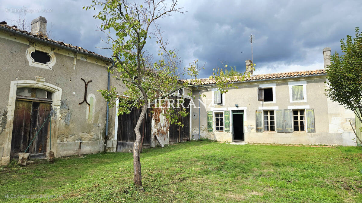 Maison à BONZAC