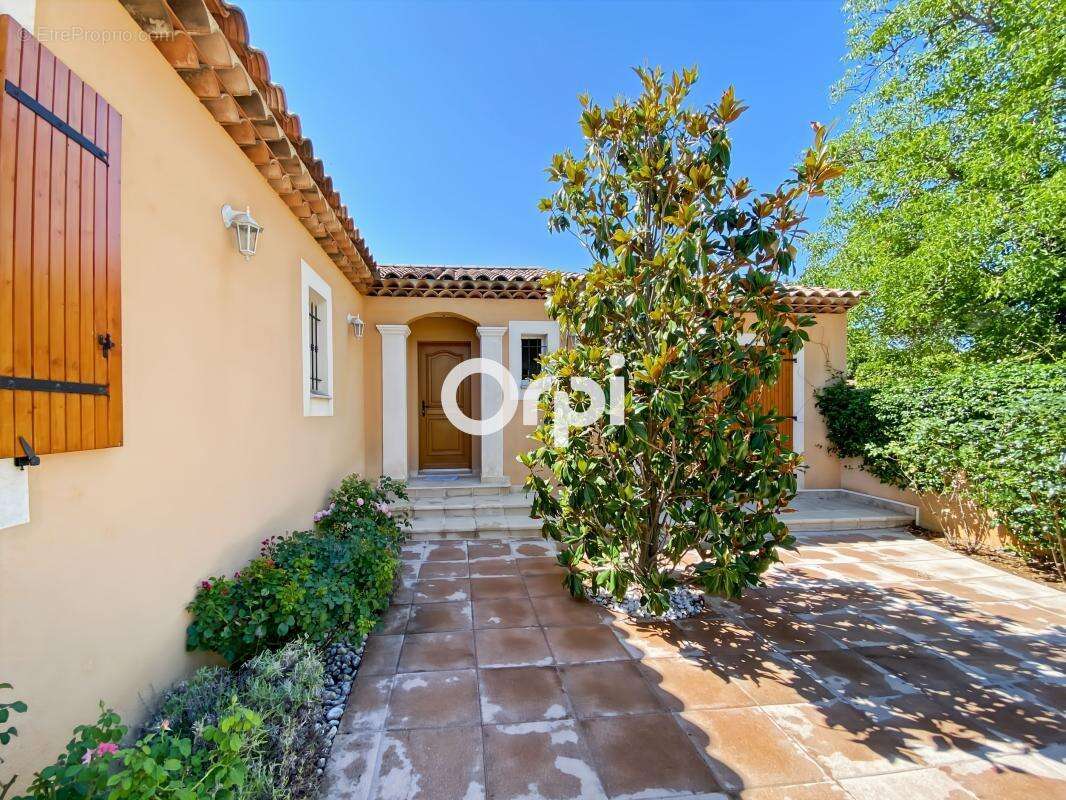 Maison à NANS-LES-PINS
