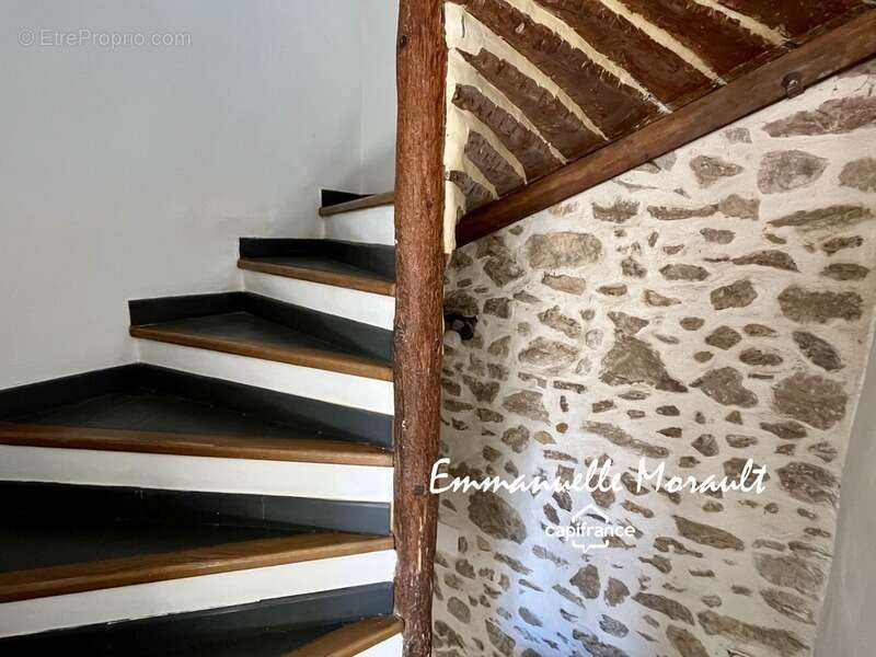 Maison à BAGNOLS-EN-FORET