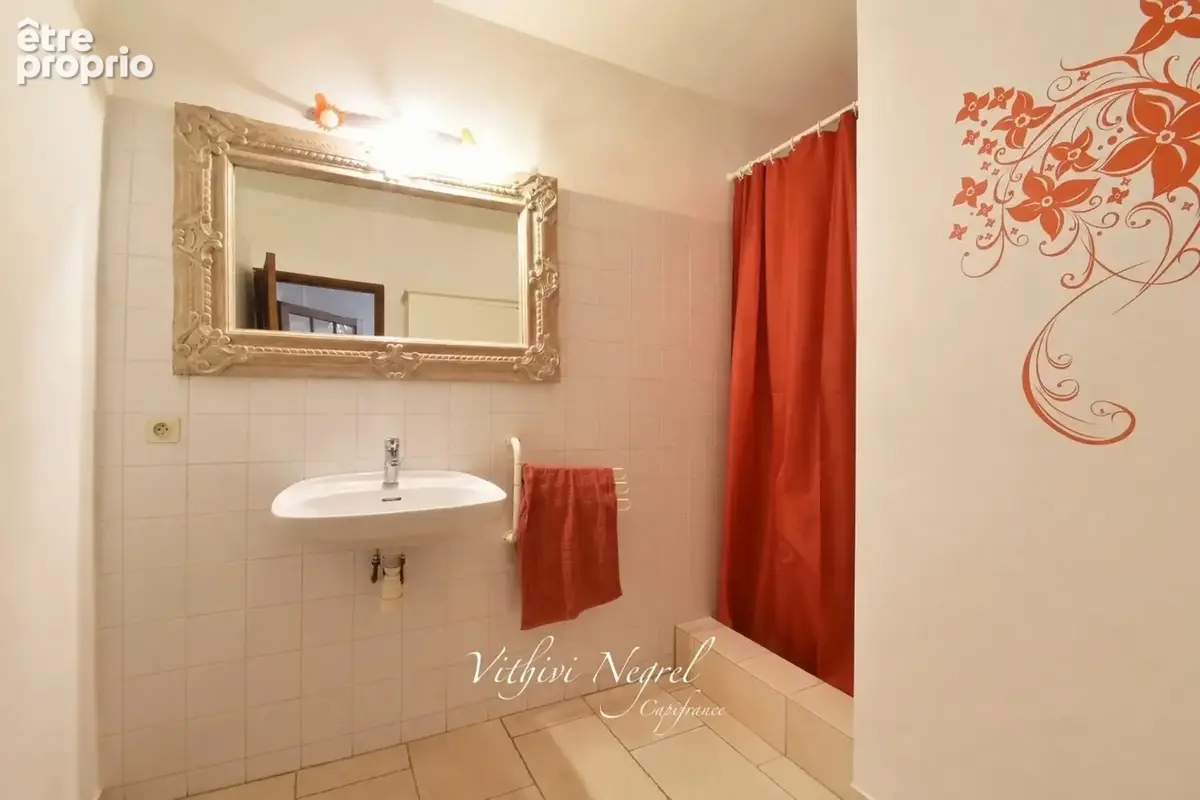 Propriété à vendre 8 pièces et annexe  MOURIES (13) - photo 11
