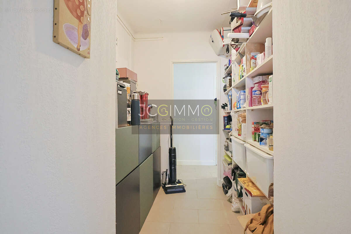 Appartement à SIX-FOURS-LES-PLAGES