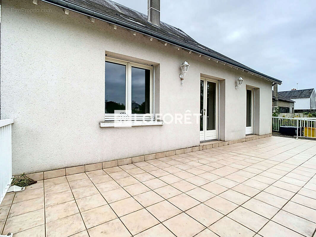 Maison à LA CHAUSSEE-SAINT-VICTOR