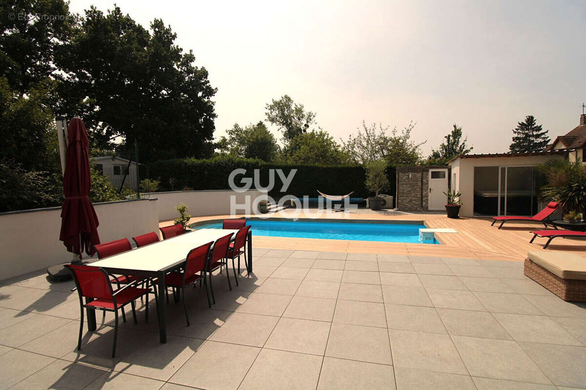 Maison à EVRY-GREGY-SUR-YERRE