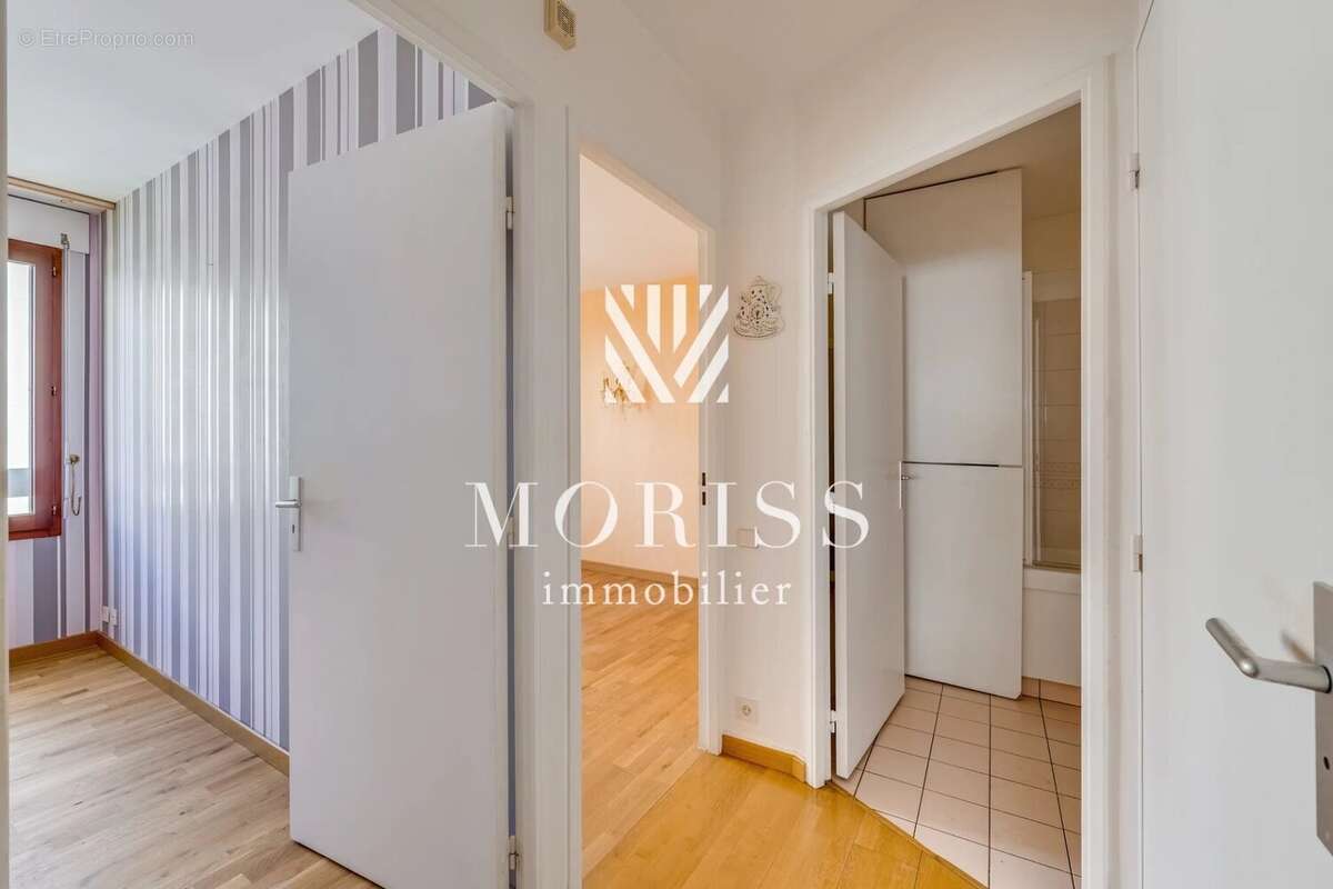 Appartement à COURBEVOIE
