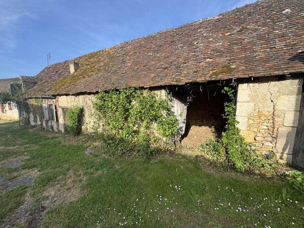 Maison 120 m² à Saint-Hilaire-Sur-Benaize  - photo 3
