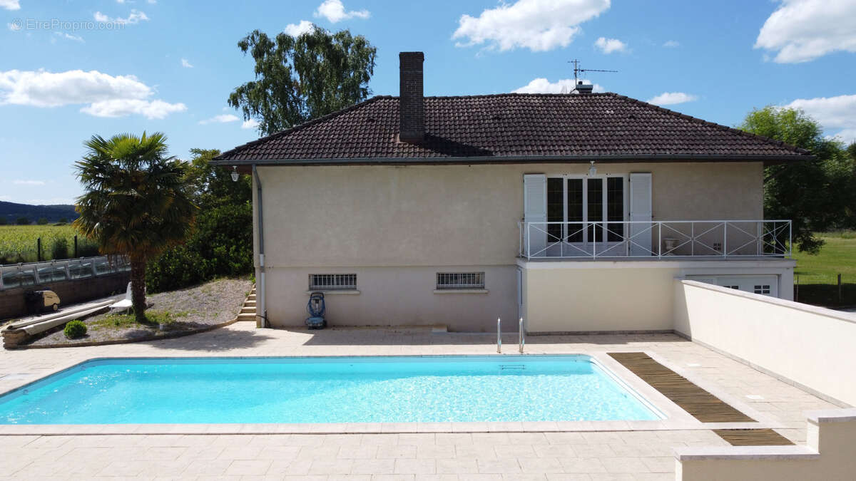 Maison à LADOIX-SERRIGNY