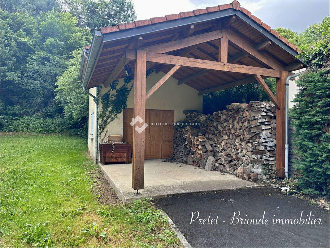 Maison 170 m² à Massiac  - photo 4